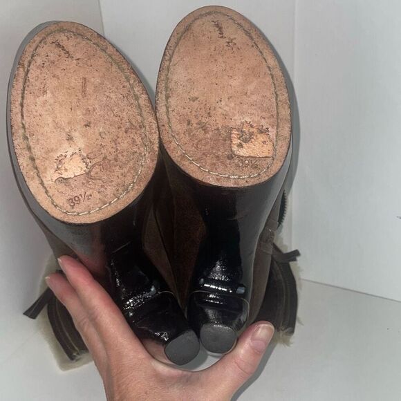 Alice and Olivia Curved Heel Platform Shearling Boots 39.5 - Picture 9 of 14